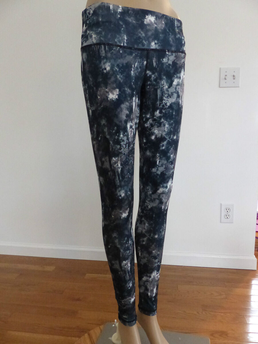 Almost Famous Camo Large Leggings